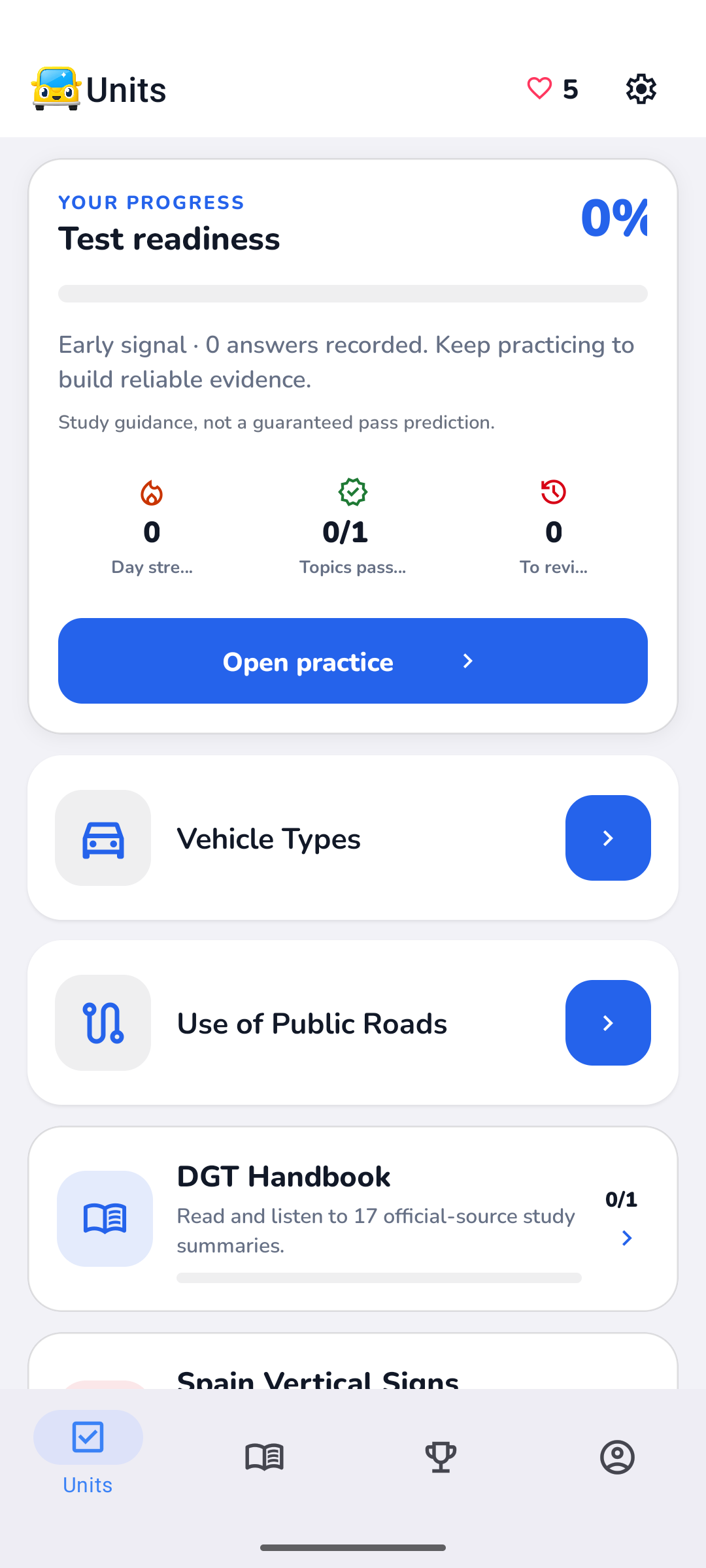 App beepDGT con la lista de unidades de estudio en un móvil